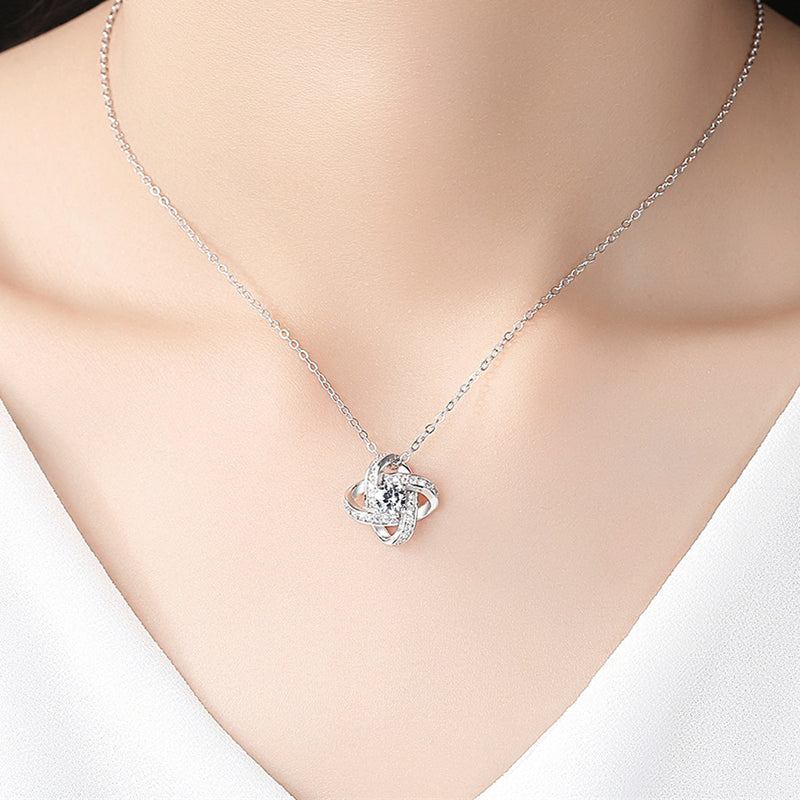 Load image into Gallery viewer, Heart Of Eternity Clavicle Chain Rotating Lucky Pendant Necklace With Card
